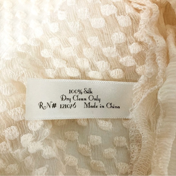 Women’s Size 4 Tt Collection Embroidered Pure Silk Sheer Top Cream Color - Picture 7 of 7